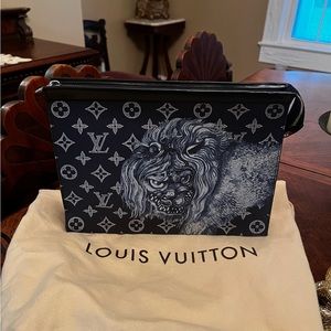Louis Vuitton Pochette Voyage
Savane Monogram Chapman Ink
